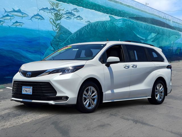 Used 2025 Toyota Sienna Van
