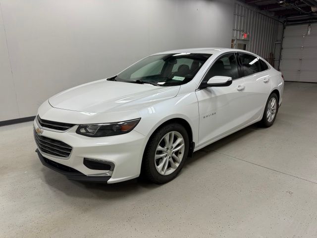  2017 Chevrolet Malibu LT FWD   