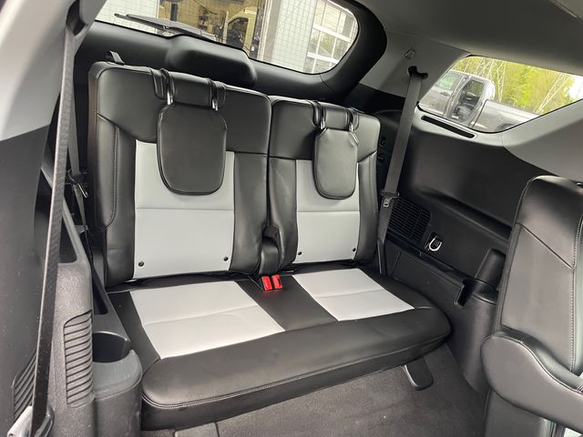 2023 Ford Explorer XLT - Agate Black Metallic exterior view 15