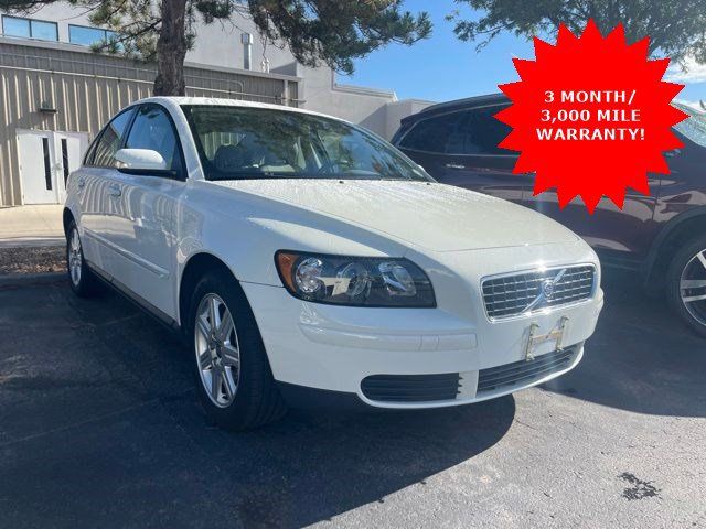 Ice White 2006 Volvo S40 Sedan Front-Wheel Drive 5-Speed Automatic