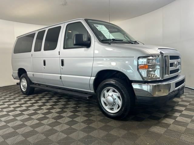 2010 Ford E-350SD XLT 2