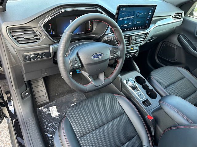 2025 Ford Escape ST-Line photo