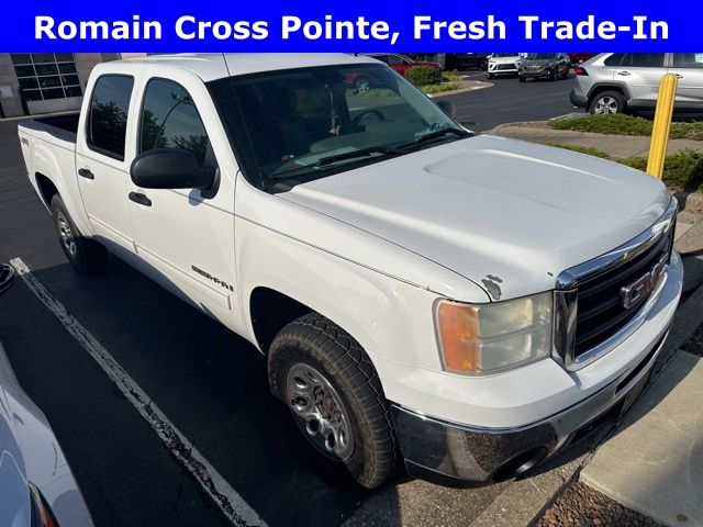 Summit White 2009 GMC Sierra 1500 SL Crew Cab 4WD Pickup Truck Four-Wheel Drive 4-Speed Automatic Overdrive