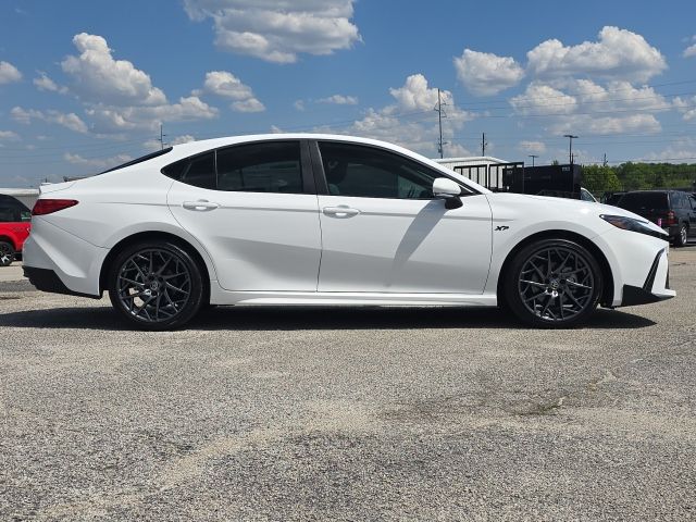 2025 Toyota Camry SE:B02318