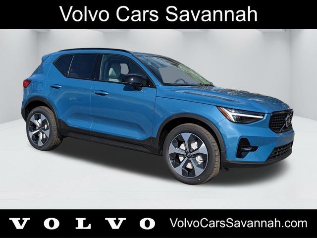 Blue Metallic 2025 Volvo XC40 B5 Plus Dark Theme AWD SUV / Crossover All-Wheel Drive Automatic