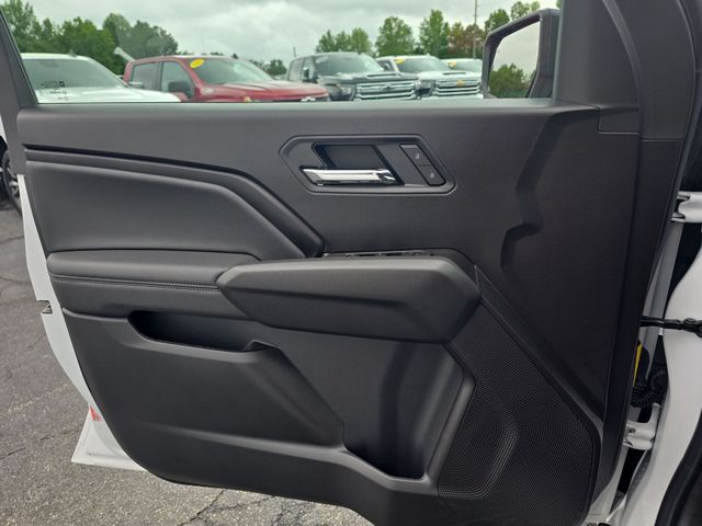 Used 2026 White Chevrolet LT image 28