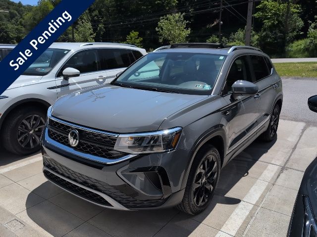 2023 Volkswagen Taos 1.5T SE Gray at Sutliff Volkswagen