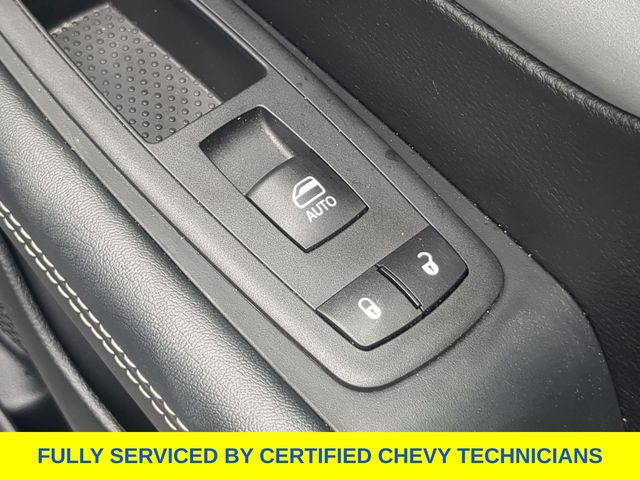 Used 2025 Chrysler Pacifica Van