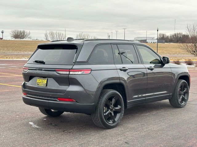 2022 Jeep Grand Cherokee Laredo