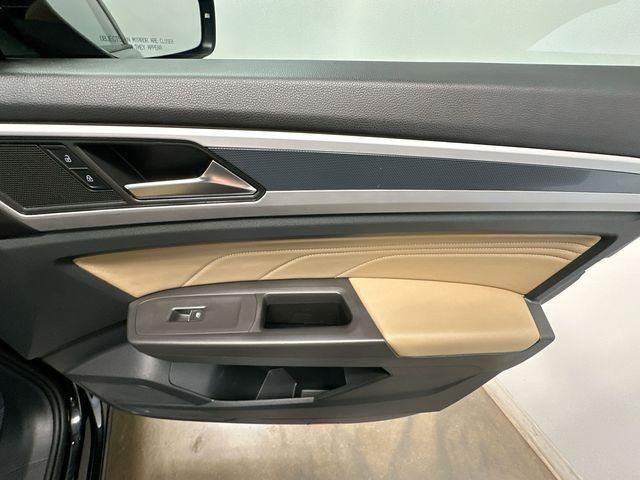 2023 Volkswagen Atlas Cross Sport 2.0T SEL R-Line Black at Sutliff Volkswagen