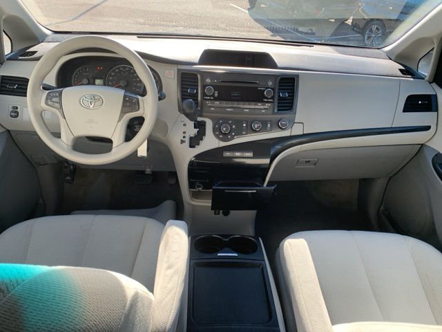 2011 Toyota Sienna LE 8-Passenger photo