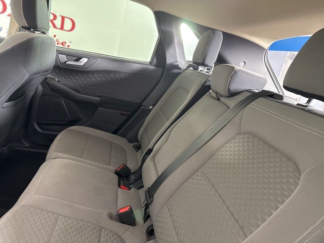 2020 Oxford White Ford Escape SE FWD SUV