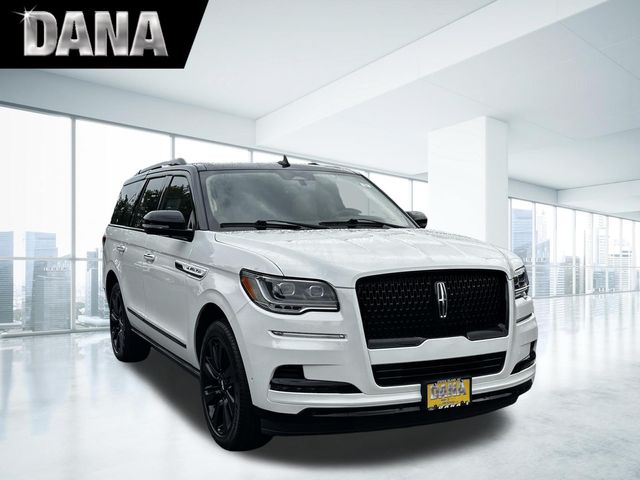 Pristine White Metallic Tri-Coat 2024 Lincoln Navigator SUV / Crossover Four-Wheel Drive Automatic