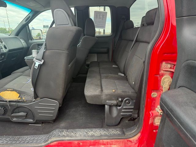 2005 Red Ford F-150 XL 4X4 Truck