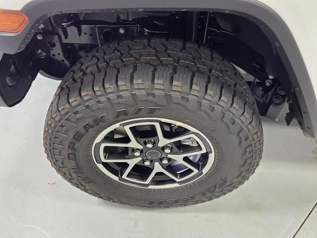 New 2026 White/off-white Jeep Rubicon X image 15