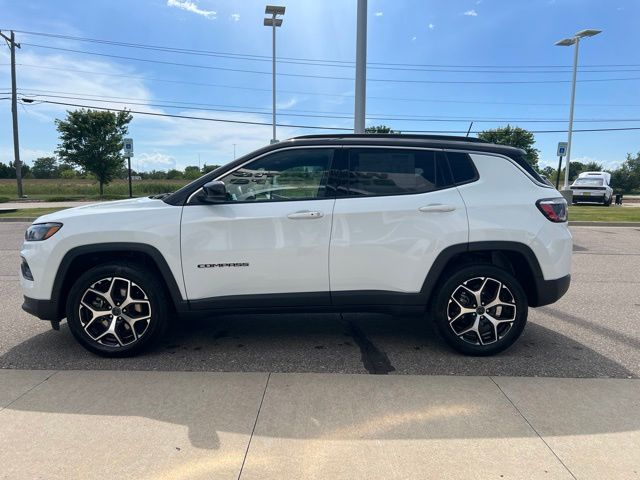 2025 Jeep Compass Limited - Bright White Clearcoat exterior view 8