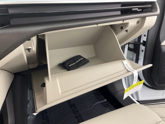 2025 Everest White Pearl Tricoat Nissan Murano SL AWD SUV