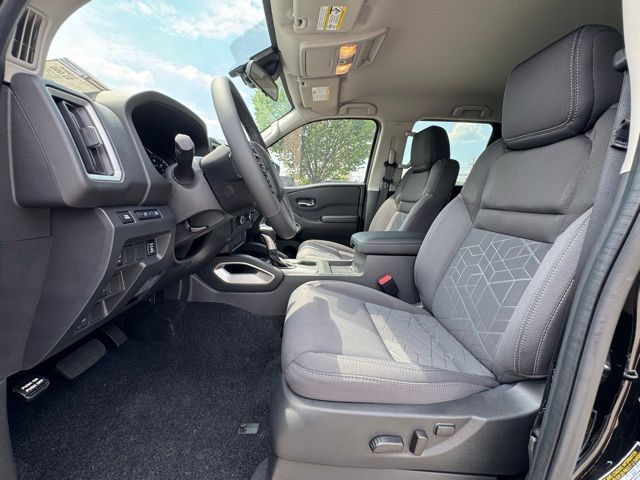 2025 Nissan Frontier SV - Photo 19