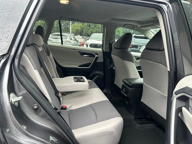 2023 Toyota RAV4 XLE - Photo 20
