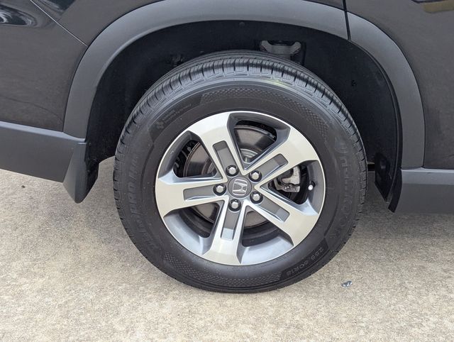 View vehicle photo 3