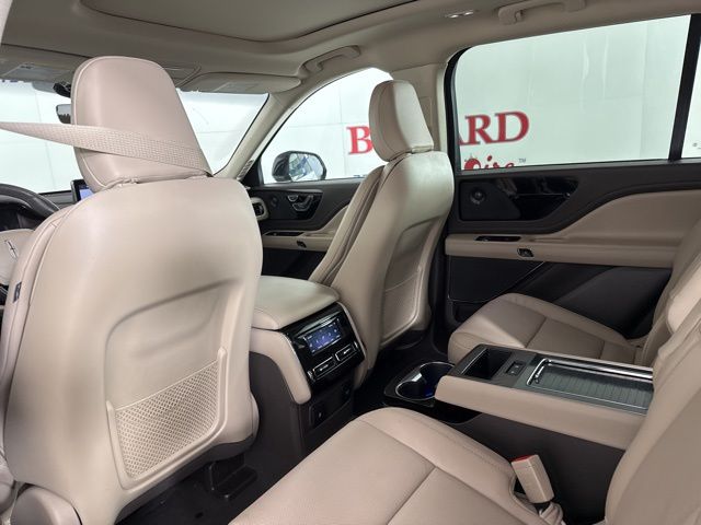 2022 Pristine White Metallic Tri-Coat Lincoln Aviator Reserve RWD SUV