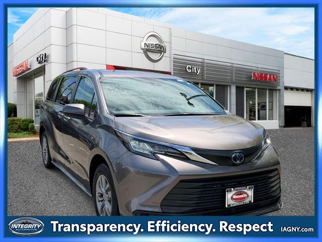 Predawn Gray Mica 2022 Toyota Sienna LE 8-Passenger FWD Minivan Front-Wheel Drive Continuously Variable Transmission