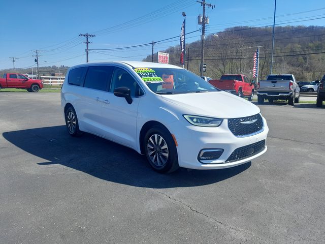 Used 2024 Chrysler Pacifica PHEV Select with VIN 2C4RC1S74RR121941 for sale in Glen Dale, WV
