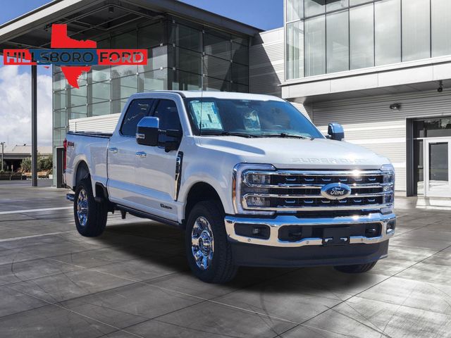 2025 Star White Metallic Tri-Coat Ford Super Duty F-250 SRW Lariat 4X4 Truck