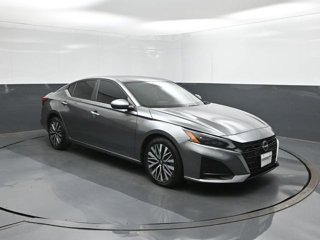 Used 2023 Nissan Altima Sedan