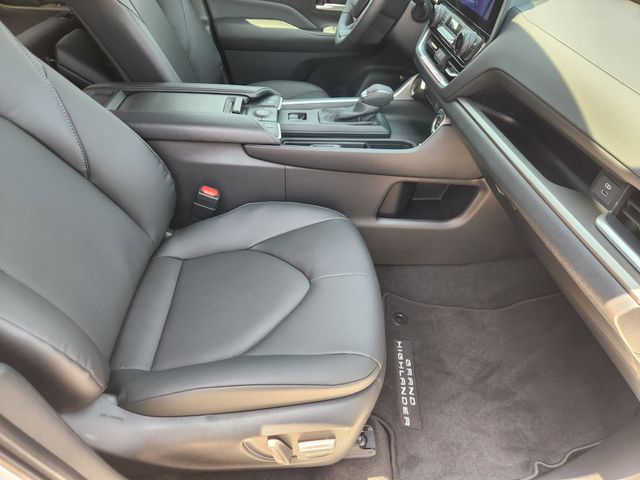 2026 Toyota Grand Highlander XLE - 9