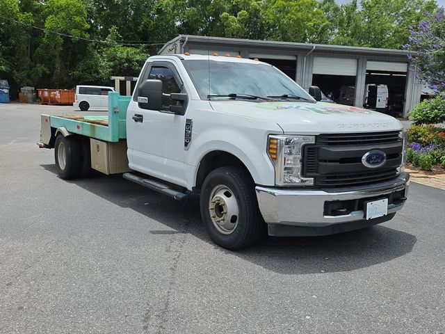 Oxford White 2019 Ford F-350 Super Duty Chassis XL DRW RWD Pickup Truck 4X2 6-Speed Automatic