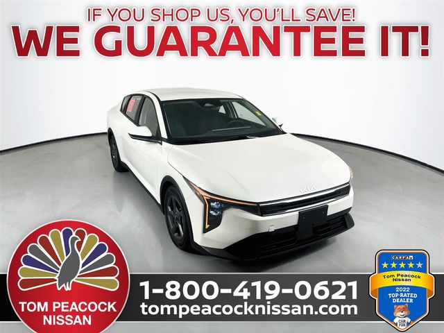 Snow White Pearl 2025 Kia K4 Sedan Front-Wheel Drive Continuously Variable Transmission