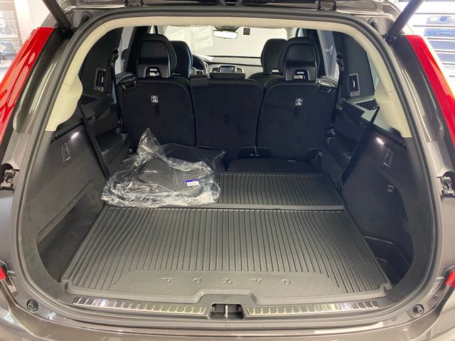 2025 Volvo XC90 B6 Ultra photo