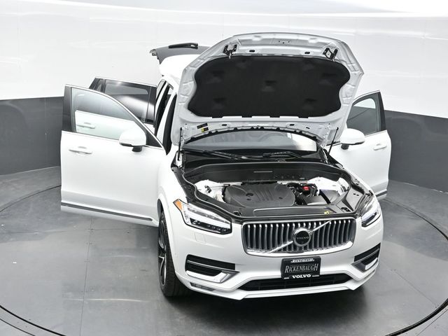 2024 Volvo XC90 B5 Plus photo