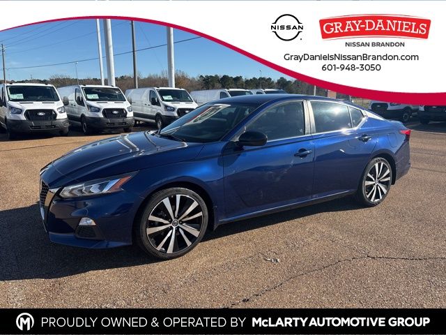 2020 Nissan Altima SR's photo