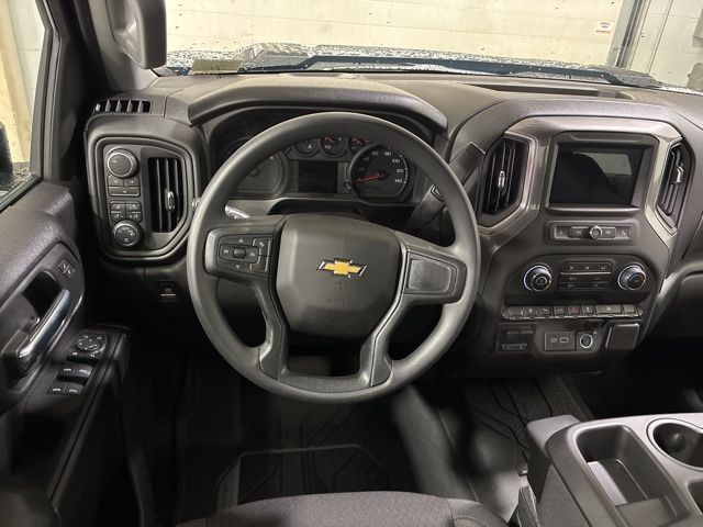2025 Chevrolet Silverado 2500HD Custom photo