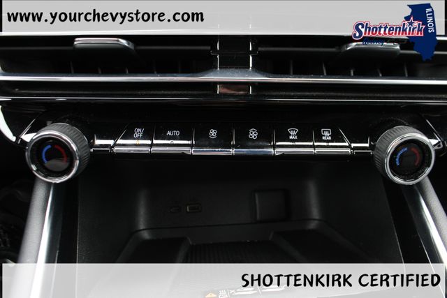 Used 2025 Chevrolet Traverse SUV