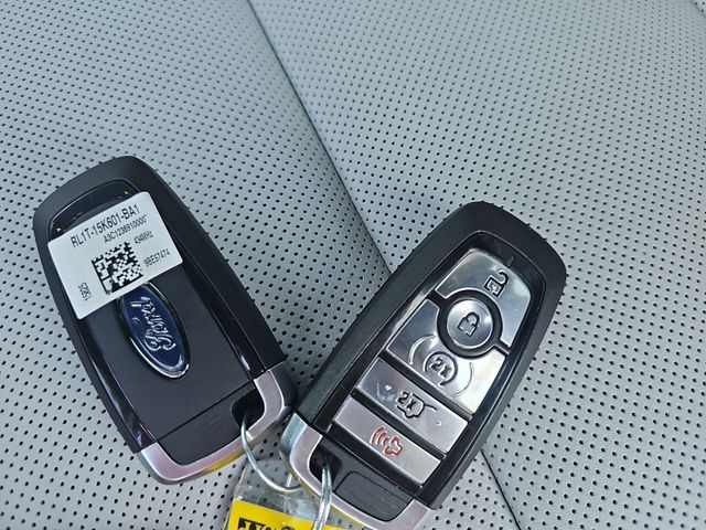 Used 2025 Silver Ford Platinum image 34