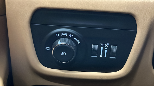 Used 2024 Bright White Clearcoat Jeep Summit image 36