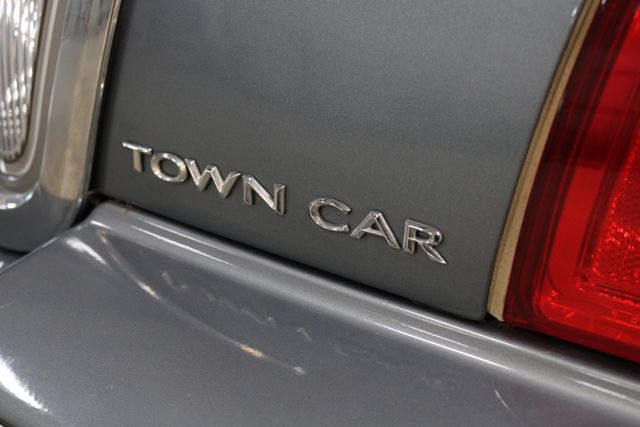 Used 2003 Silver Lincoln Signature image 27