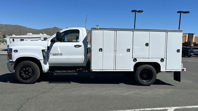 2024 Chevrolet Silverado 5500HD Work Truck 10