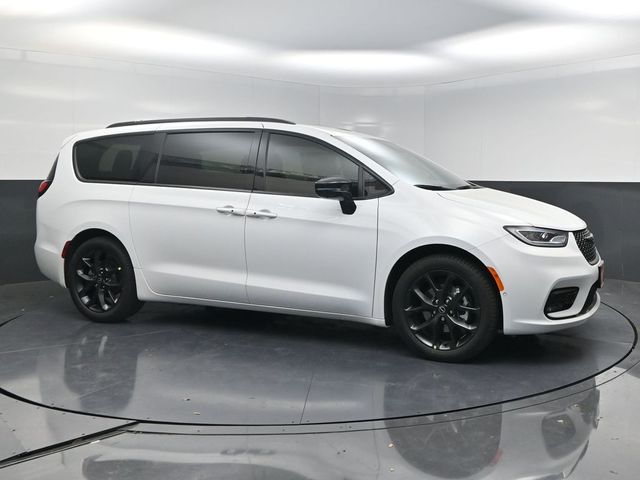 2026 Chrysler Pacifica Select - 3