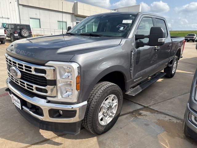 2025 Ford F-250 Super Duty XLT Crew Cab 4WD