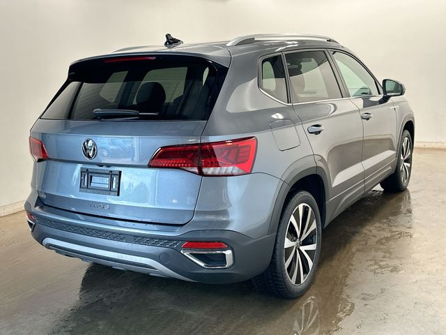 2024 Volkswagen Taos 1.5T SE Gray at Subaru and VW of Moon Township