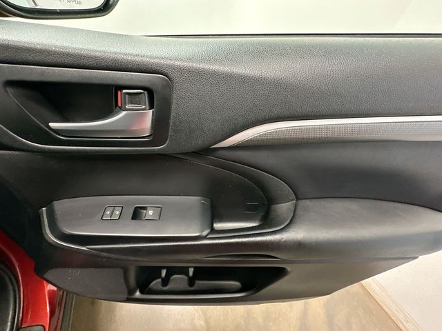 2019 Toyota Highlander SE Red at Spitzer Acura
