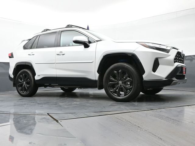 2024 Toyota RAV4 Hybrid SE 43