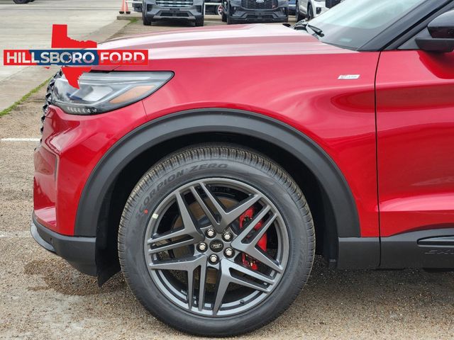 2025 Rapid Red Metallic Tinted Clearcoat Ford Explorer ST-Line RWD SUV