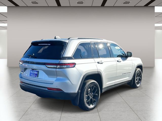 New 2026 Silver Jeep Altitude image 3