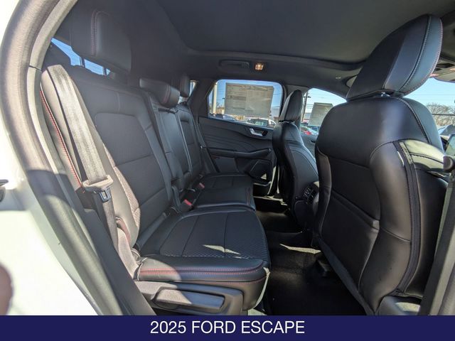 2025 Ford Escape ST-Line - Photo 23