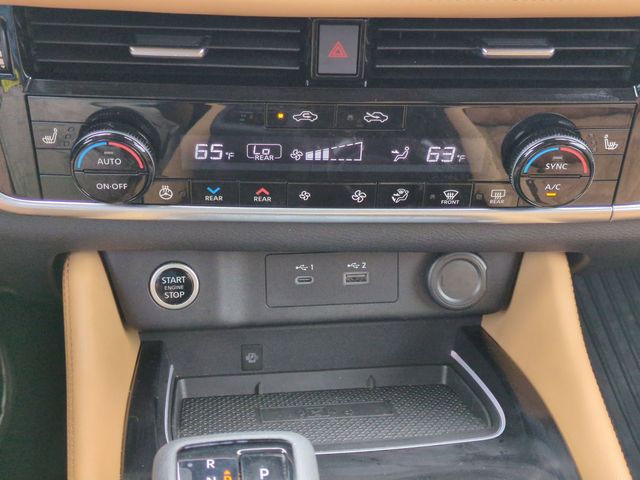 Used 2021 White Nissan Platinum image 24